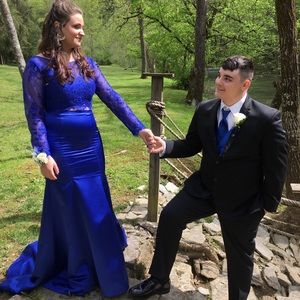 I’m selling my prom dress. Only worn once